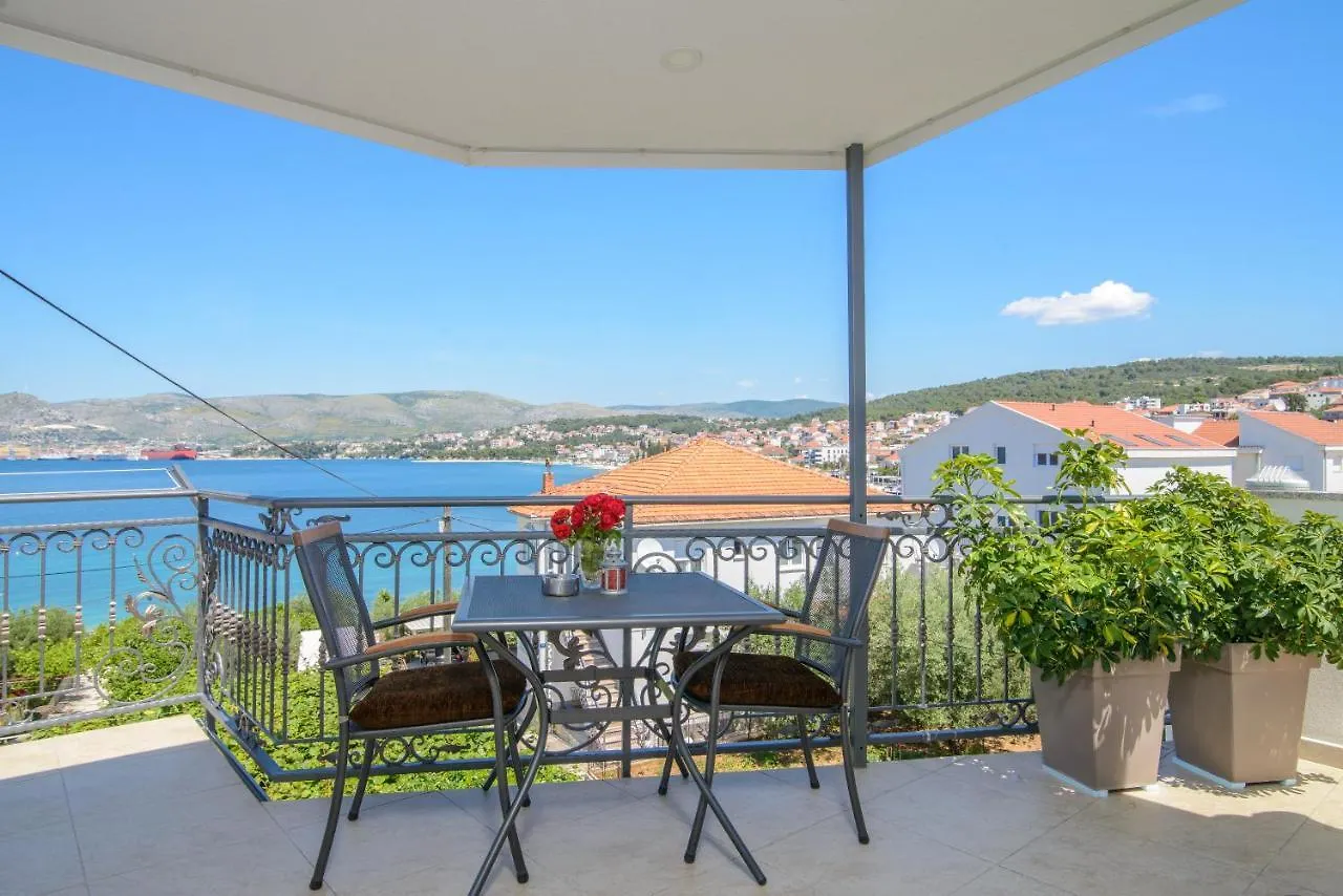 Apartments Tonka Trogir