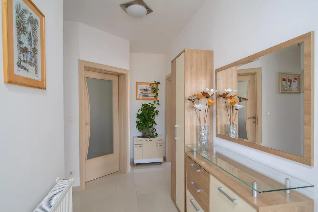 Apartments Tonka Trogir