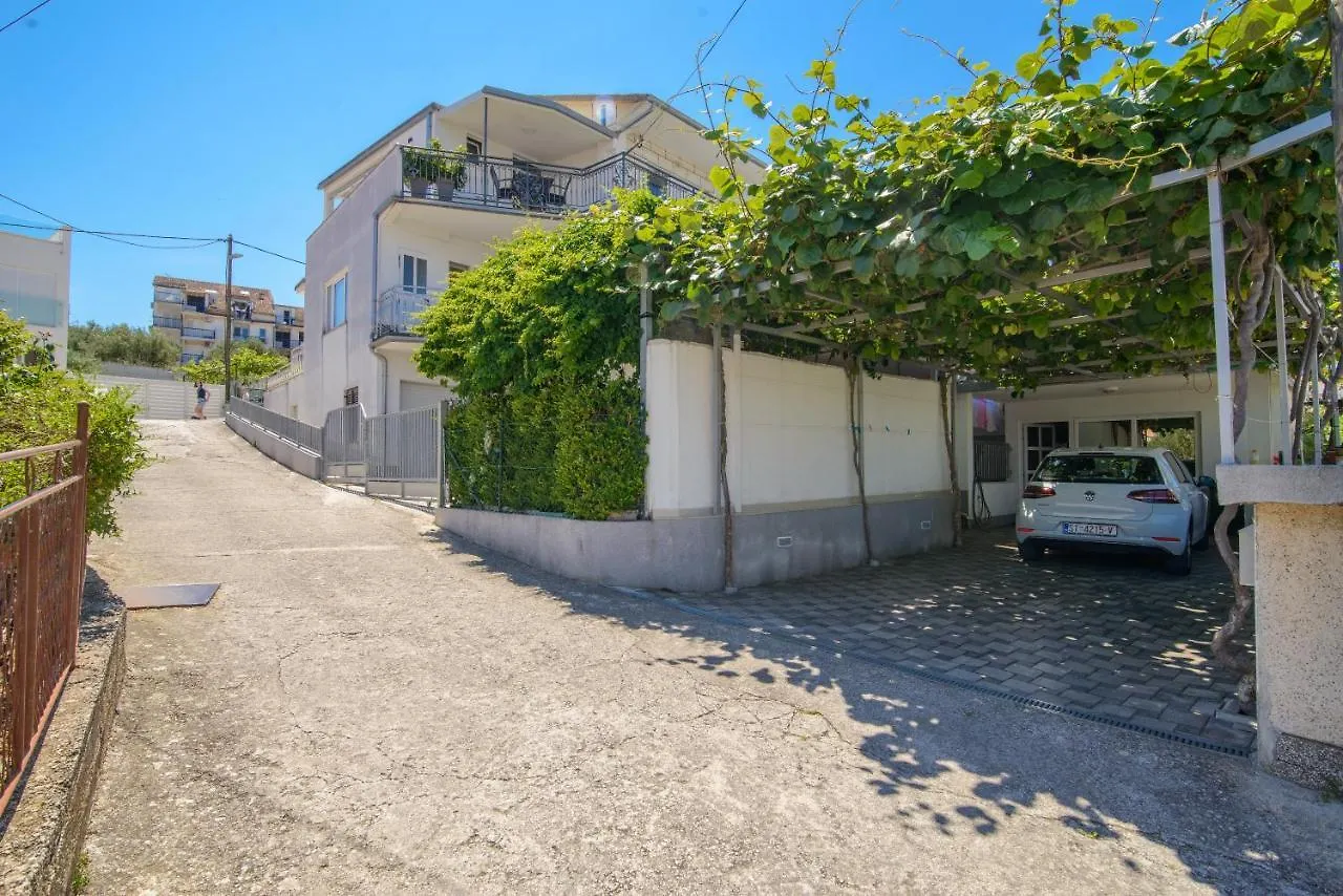 Apartments Tonka Trogir